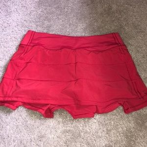 Red lululemon skirt size 6 regular